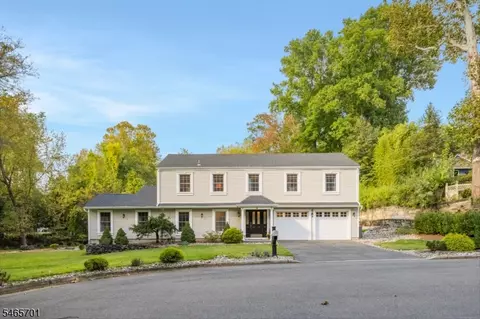 38 Esplanade Dr, Hillsdale, NJ 07642