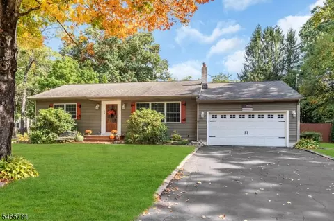 50 Fremont Ter, Oak Ridge, NJ 07438