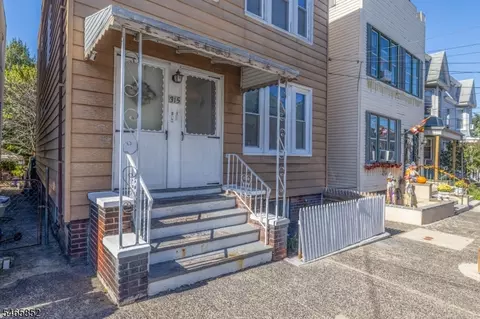 315 Pearsall Ave, Jersey City, NJ 07305