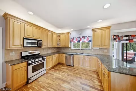 Kitchen - 18 Cornerstone Dr, Hackettstown, NJ 07840 photo 1 of 1