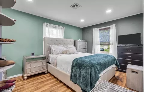 Bedroom - 515 E Main St, Bridgewater, NJ 08807 photo 4 of 5