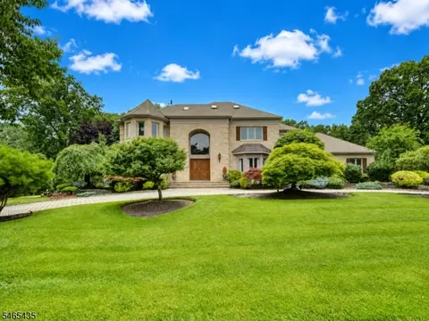 34 Jarombek Dr, Towaco, NJ 07082