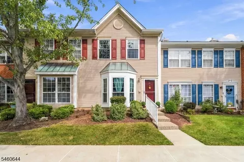 41 Cabot Way, Franklin Park, NJ 08823