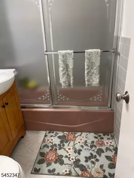 Bath - 724 Springfield Ave, Summit, NJ 07901 photo 2 of 3
