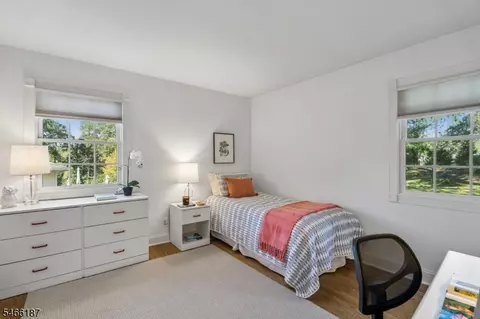 Bedroom - 47 Harvey Dr, Summit, NJ 07901 photo 3 of 4