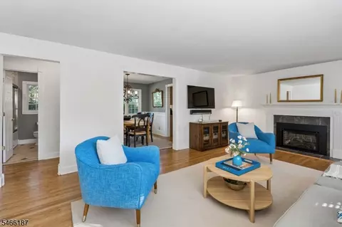 Living - 47 Harvey Dr, Summit, NJ 07901 photo 2 of 3