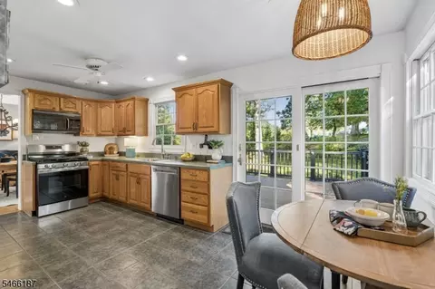 Kitchen - 47 Harvey Dr, Summit, NJ 07901 photo 2 of 2