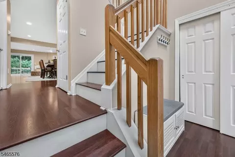 38 Averell Dr, Morris Plains, NJ 07950