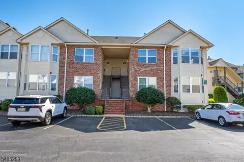 12 Frankie Ln #12, East Hanover, NJ 07936