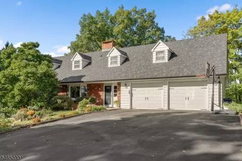 39 Lessing Rd, West Orange, NJ 07052