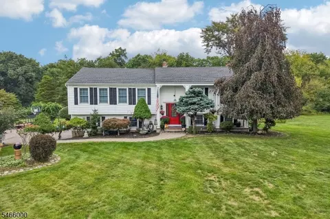 7 Weavers Ln, Whitehouse Station, NJ 08889