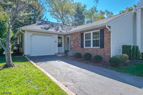 418 Hawkshead Way, Somerset, NJ 08873