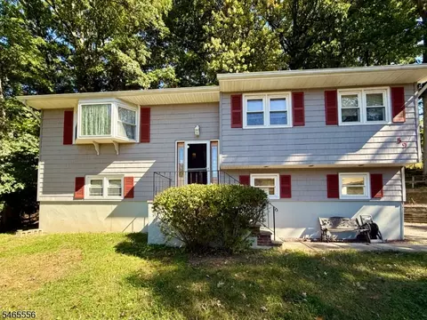 59 Prospect Point Rd, Lake Hopatcong, NJ 07849