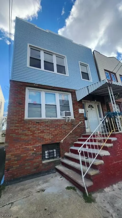 139 Roosevelt Ave, Jersey City, NJ 07304