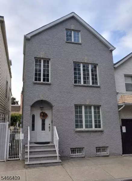 147 Van Buren St, Newark, NJ 07105