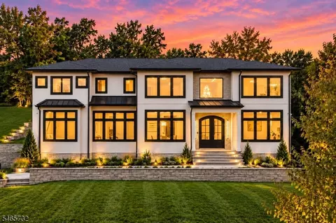 6 Cliffside Dr, Livingston, NJ 07039