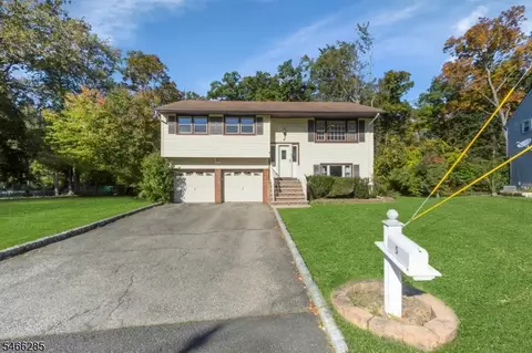 5 Downstream Dr, Flanders, NJ 07836