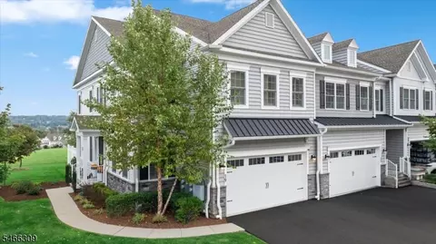 19 Aspen Dr, Cedar Grove, NJ 07009