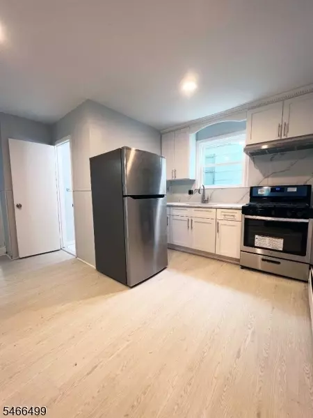 226 Patterson St, Harrison, NJ 07029 photo 3