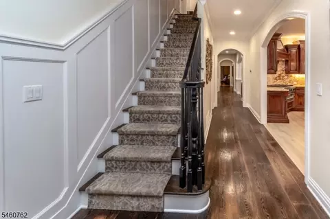Entry Way - 19 Raspberry Trl, Warren, NJ 07059 photo 5 of 6