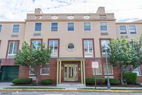 50 Pine St #311, Montclair, NJ 07042