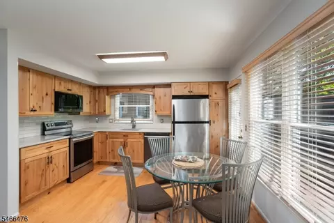 Kitchen - 5 Eton Ct, Bedminster, NJ 07921 photo 1 of 2