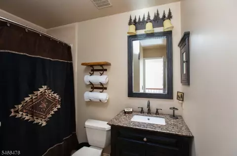 Bath - 5 Eton Ct, Bedminster, NJ 07921 photo 3 of 3