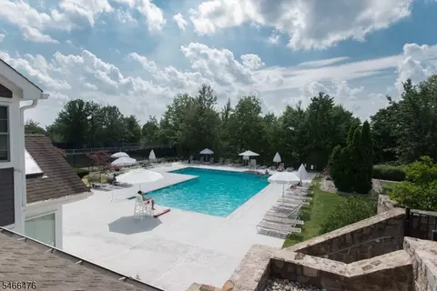 Exterior - 5 Eton Ct, Bedminster, NJ 07921 photo 4 of 4