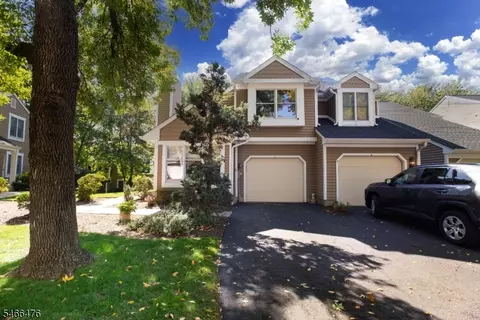 Exterior - 5 Eton Ct, Bedminster, NJ 07921 photo 2 of 4