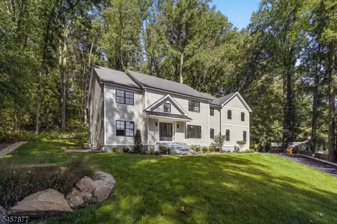 51 Dogwood Rd, Morris Plains, NJ 07950