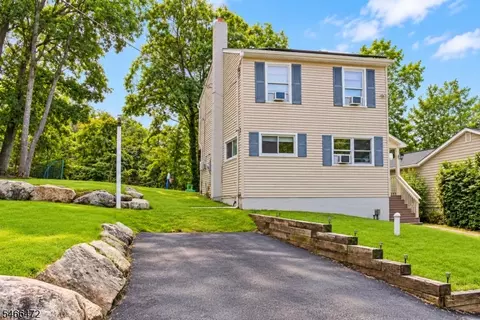 117 Vermont Trl, Hopatcong, NJ 07843