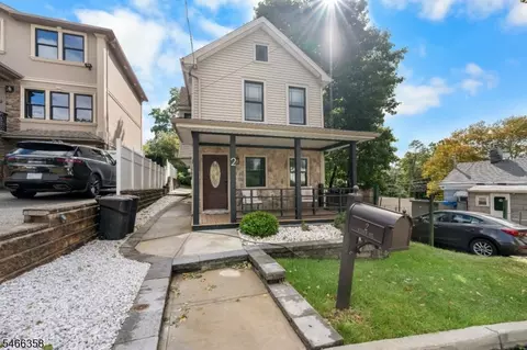 2 Wilson Ave, Woodland Park, NJ 07424
