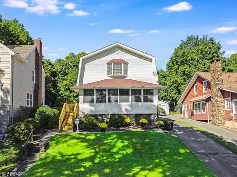 31 Elizabeth St, Caldwell, NJ 07006