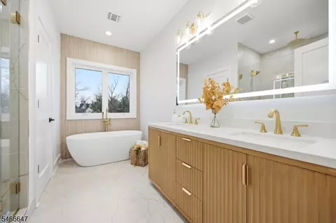 Bath - 38 Willow St #B, Millburn, NJ 07041 photo 2 of 3