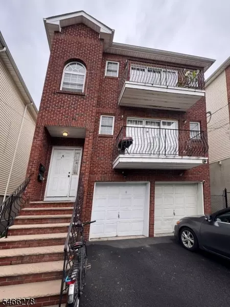 47 Crawford St, Newark, NJ 07102