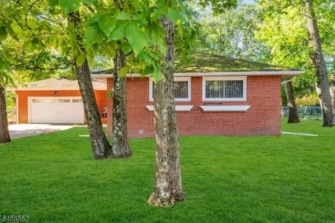 58 Arden St, Somerset, NJ 08873