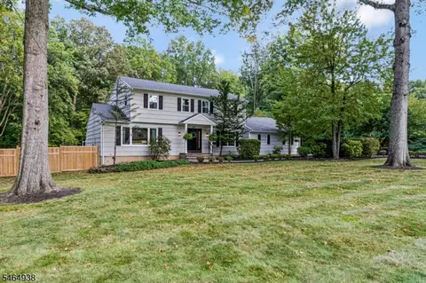 20 Round Top Rd, Warren, NJ 07059
