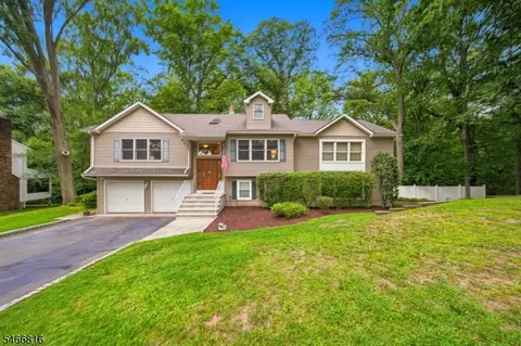 66 Woodside Ave, Hawthorne, NJ 07506
