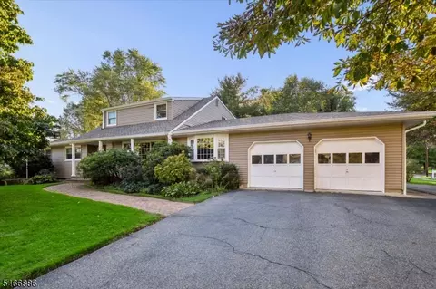2 Candlewood Ct, Parsippany, NJ 07054