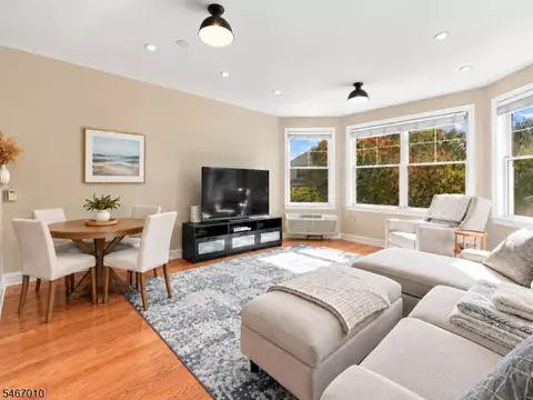 40 Constitution Way #201, Jersey City, NJ 07305