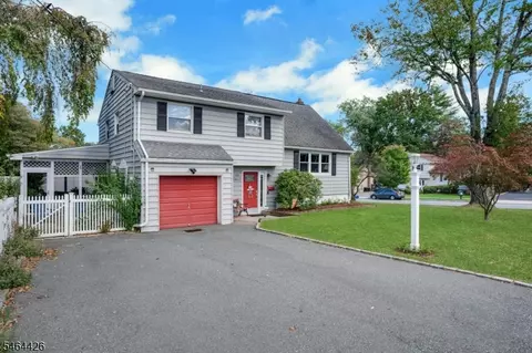 22 Ann St, Verona, NJ 07044