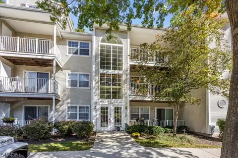 32 Brookside Ln #32, Mount Arlington, NJ 07856