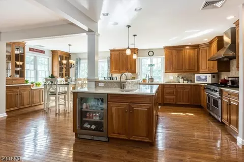 Kitchen - 22 Sloping Hill Ter, Wayne, NJ 07470 photo 1 of 5