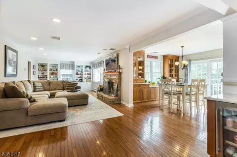 Living - 22 Sloping Hill Ter, Wayne, NJ 07470 photo 2 of 3