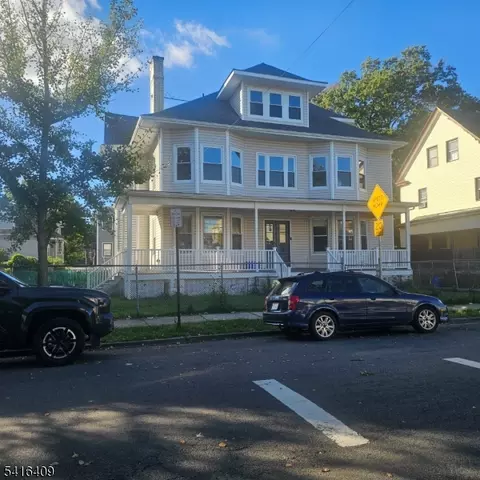 847 S 11th St, Newark, NJ 07108