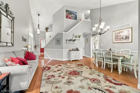 Entry Way - 2 Rainier Ct, Hackettstown, NJ 07840 photo 3 of 6