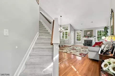 Entry Way - 2 Rainier Ct, Hackettstown, NJ 07840 photo 2 of 6