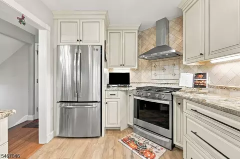 Kitchen - 2 Rainier Ct, Hackettstown, NJ 07840 photo 2 of 3