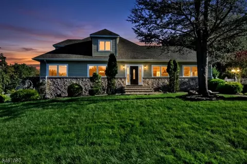 144 Romaine Rd, North Haledon, NJ 07508