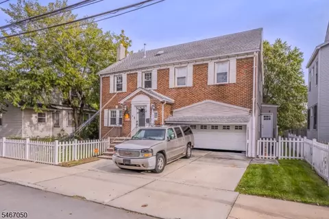 16 Bayview Ave, Newark, NJ 07112